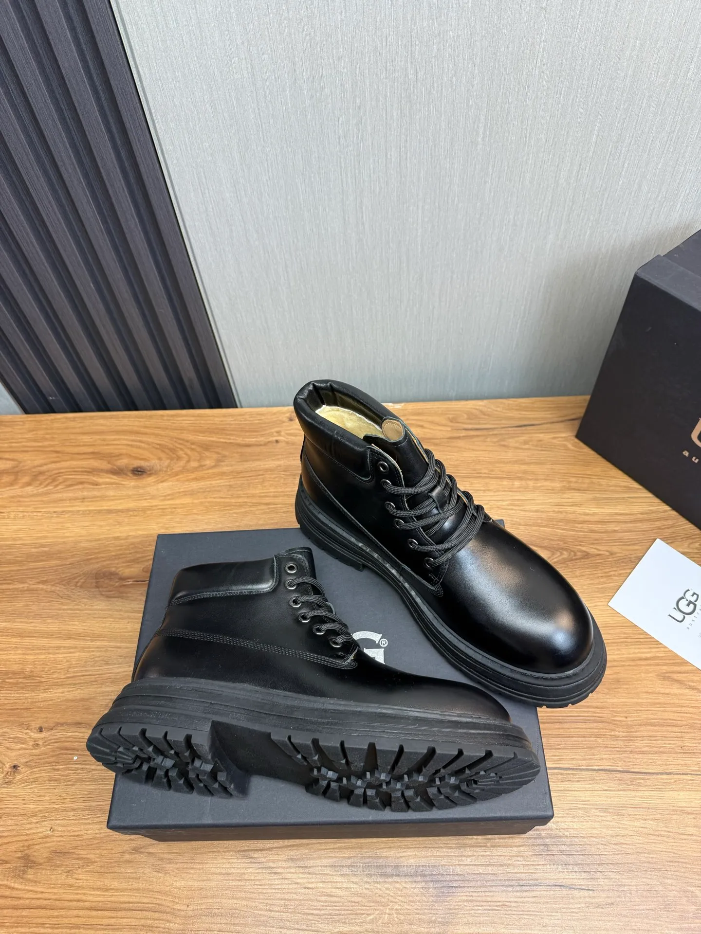 Factory price 680💰 [UGG] Men's hot winter warm boots🐑Simple and fashionable design, cowhide➕comfortable and warm wool lining. Soft and comfortable to wear, good warmth retention, and excellent foot feel. Regular size 38-45